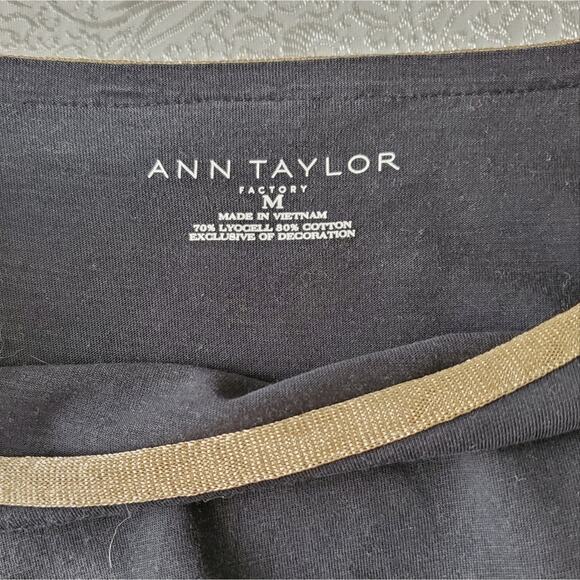 Ann Taylor Classic‎ Black T Shirt Women's Size M Gold Trim Cap Sleeve Minimalist - Picture 2 of 9